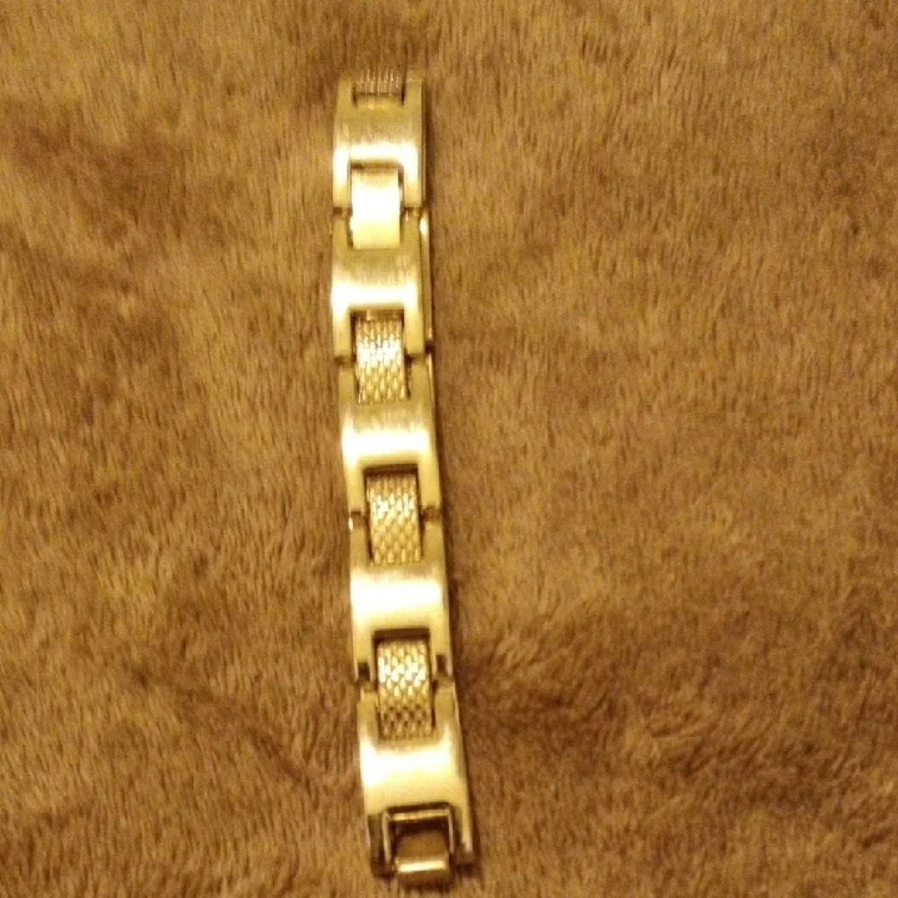 Stylish Gold-Tone Link Bracelet